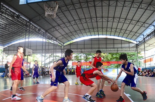 詹姆斯成为 NBA 历史总薪资第一人，你还知道哪些总薪资较高的球员？